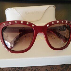 Valentino V677S Havana Acetate Red Rockstud Sunglasses
